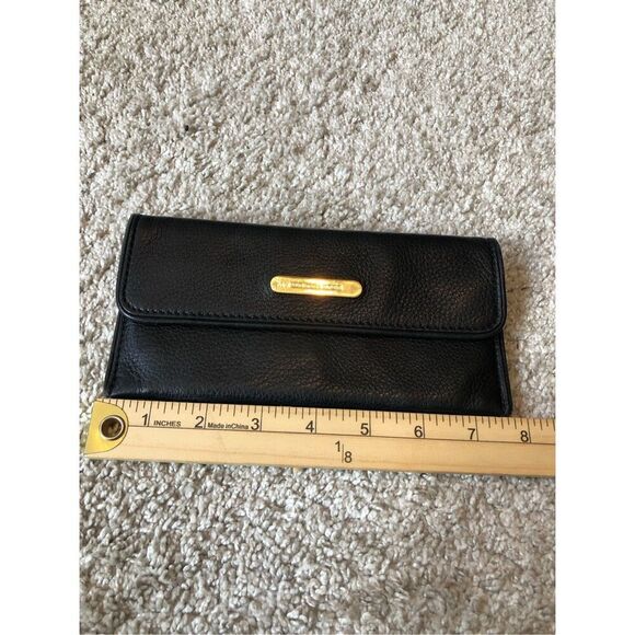 Michael Kors Women’s Black Snap Button Wallet Wristlet - Picture 6 of 7